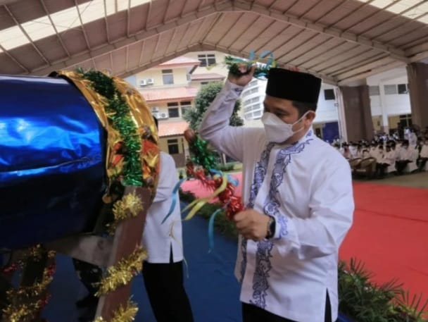 Pemukulan beduk oleh Walikota Tangerang sebagai tanda dimulainya MTQ XXI. Foto : BNN