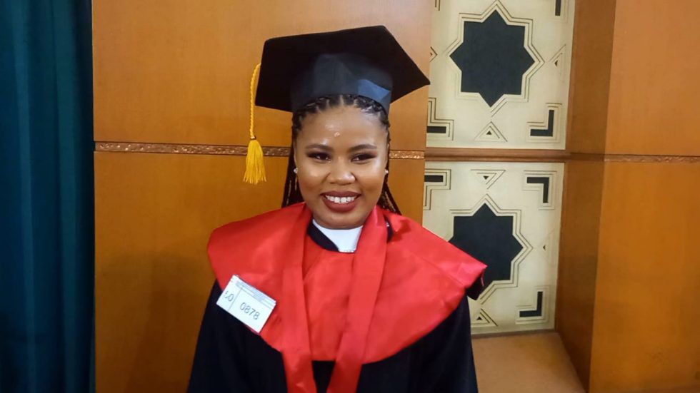 Rahasimamonjy Lovanavalona Allison Candy, Wisudawan Terbaik UIN Syarif Hidayatullah Asal Madagaskar, Afrika. (tangselpos.id/Ist)