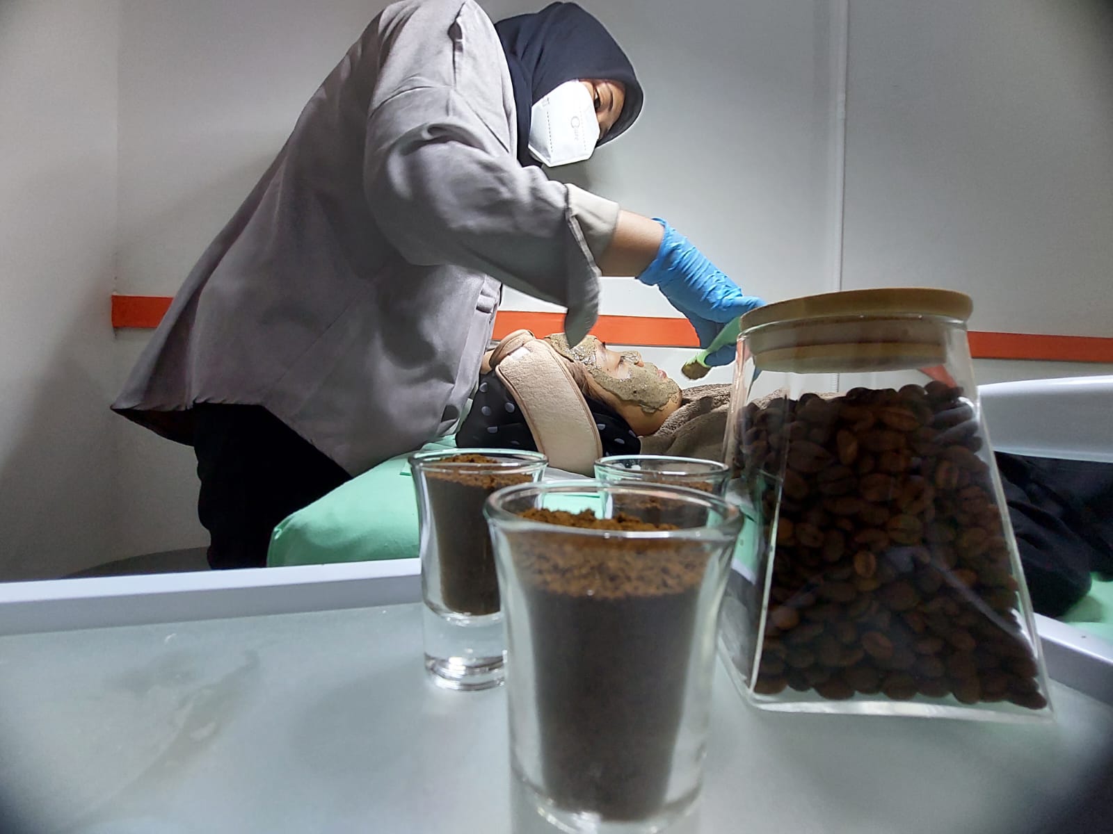 Perawatan kecantikan berbahan dasar kopi di Beauty Lo Coffee. (Ist)
