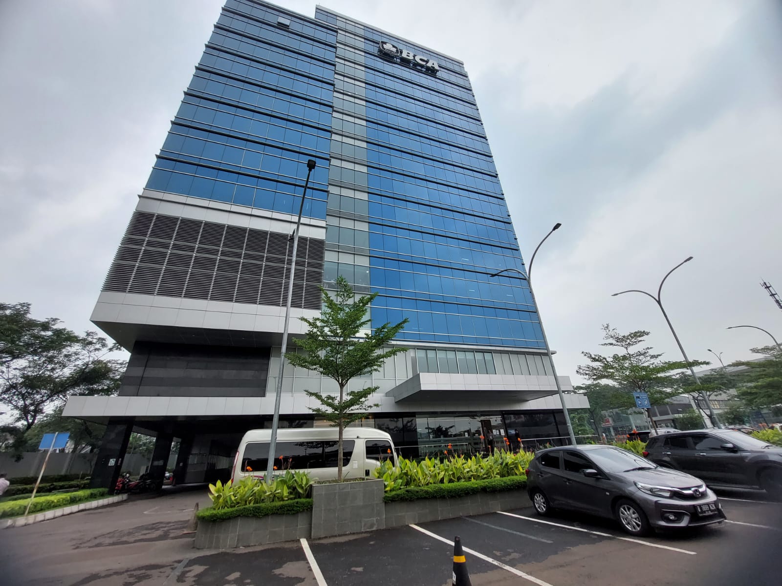 Wisma BCA Foresta Terapkan Konsep Green Building. (ist)