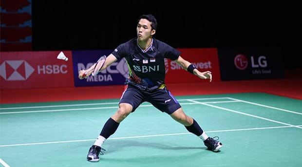 Kandaskan wakil Thailand Jojo menyusul Ginting melangkap ke babak kedua East Ventures Indonesia Open 2022. Foto : Istimewa