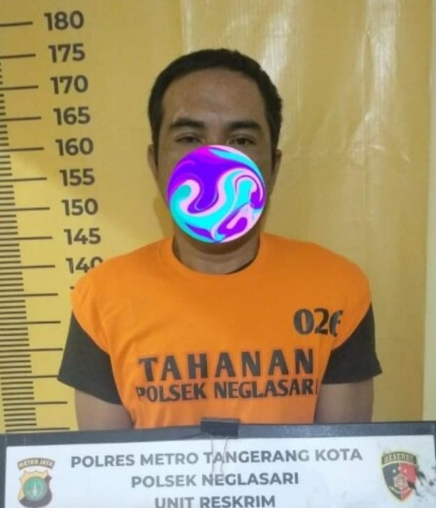 Agus Hermansyah alias Indra Wahyu alias Muksin pelaku penipuan Ibu-ibu muda kini mendekam di Polsek Neglasari. Foto : Istimewa