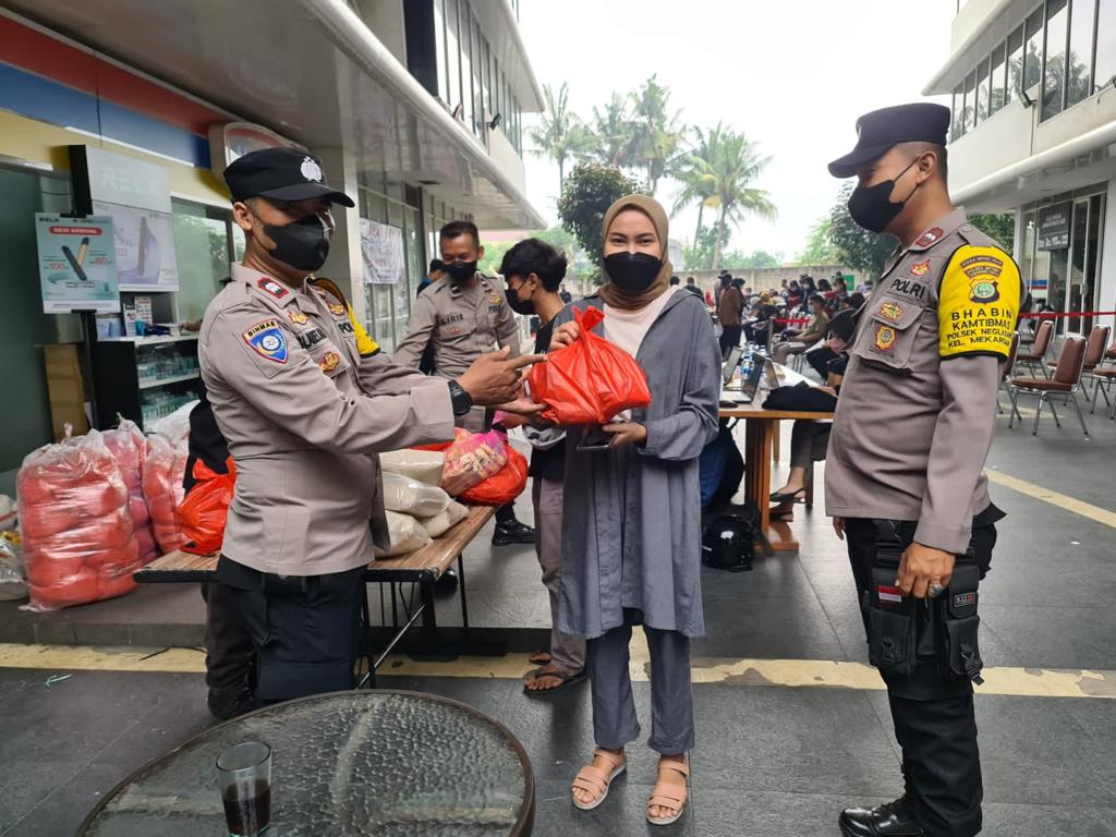 Giat Vaksinasi Booster dan Pembagian 800 Sembako Gratis Untuk Masyarakat di Kecamatan Neglasari, Rabu, (15/6/2022). (ist)