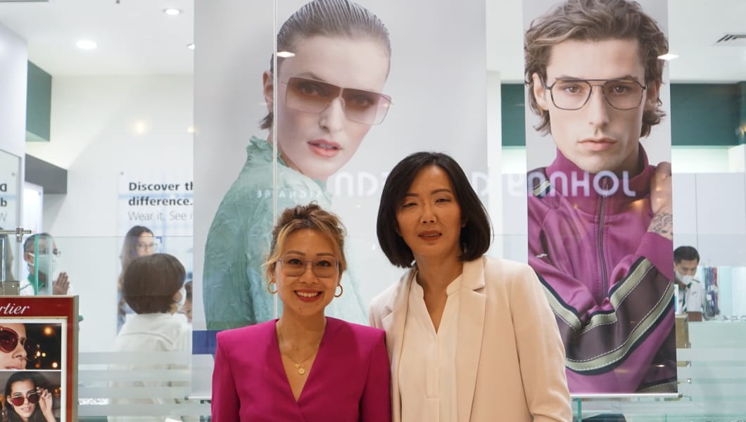 Marichris Ty, Regional Managing Consultant LINDBERG (kiri), hadir bersama Direktur Operasional Optik Tunggal, Doli Rosmiaty (kanan) di event ?LINDBERG Private Trunk Show by Optik Tunggal? (dok. istimewa)