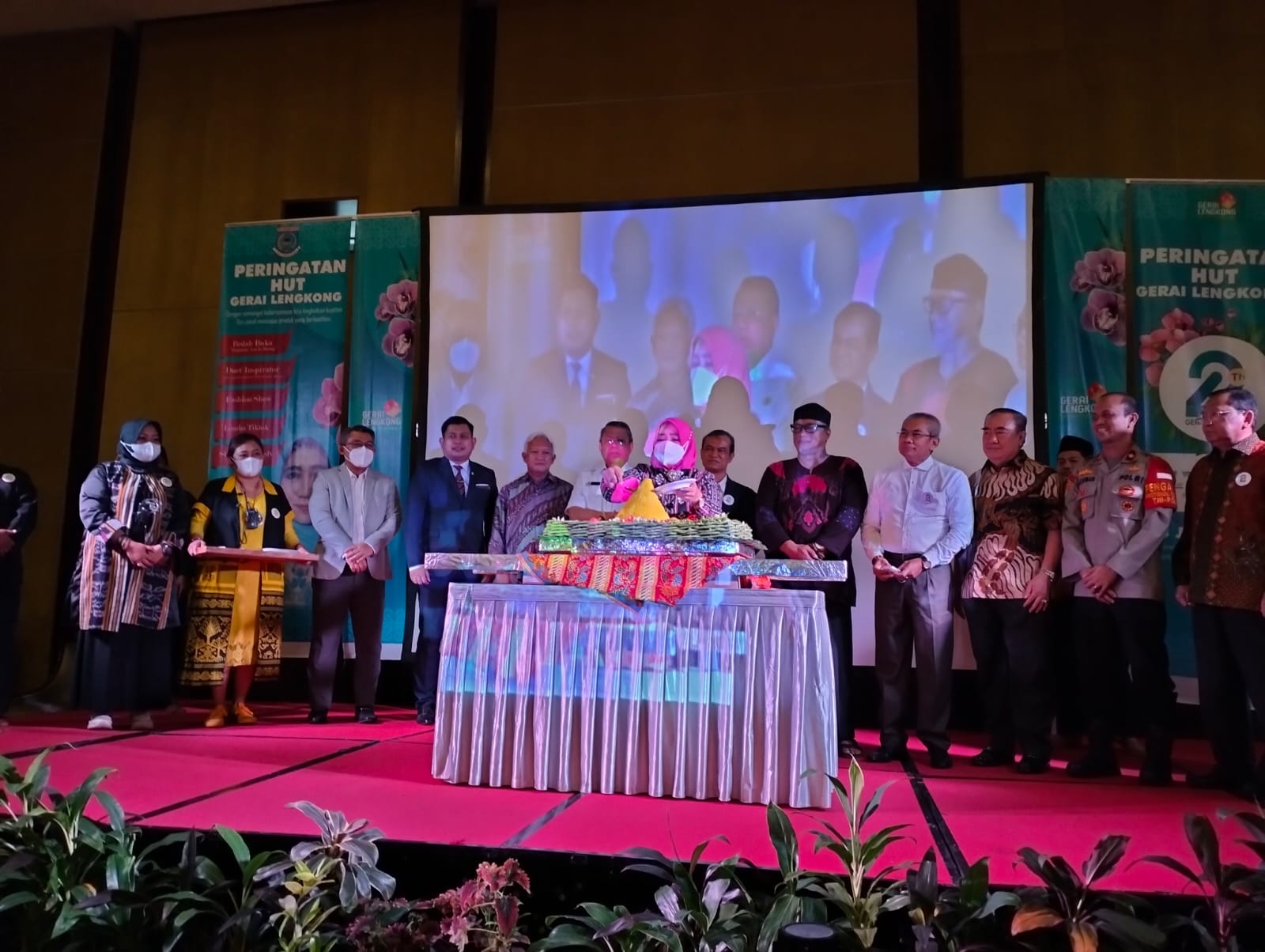 Seremonial peringatan HUT Gerai Lengkong ke-2. (tangselpos.id/rmn)