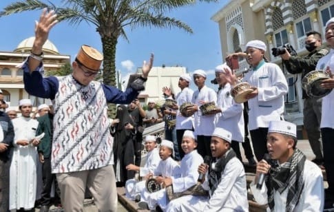 Sandiaga Uno saat berada di Pesantren Idrisiyyah, Tasikmalaya. Foto : Istimewa