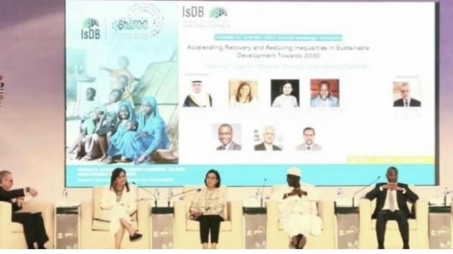 Sri Mulyani (tengah) dalam acara Islamic Development Group Bank Annual Meeting 2021. (Ist)