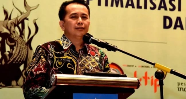 Dirjen Bina Keuangan Daerah Kemendagri Agus Fatoni saat menjadi pembicara dalam Seminar Rakernas Asosiasi Sekretaris DPRD Kabupaten/Kota seluruh Indonesia (ASDEKSI) di Surabaya, Senin (13/6/2022). (Ist)