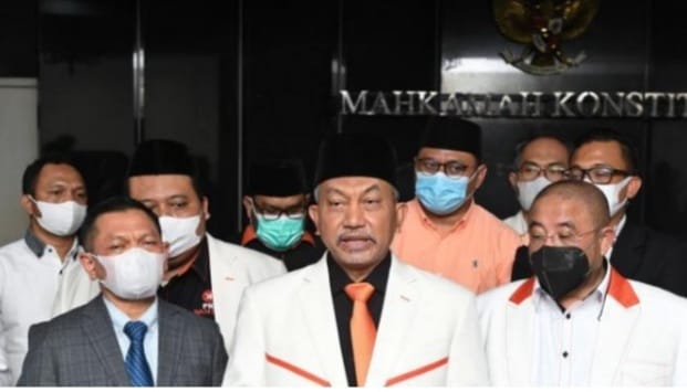 PKS Ngarep Berkah MK, Gugat Syarat Nyapres Presiden PKS Ahmad Syaikhu dan beberapa pengurus partai saat berada di gedung MK beberapa hari yang lalu. (Ist)