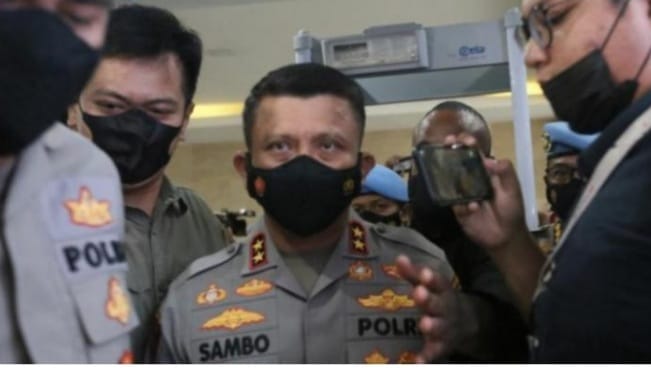Diperiksa Bareskrim, Dicopot Permanen Dari Kadiv Propam Mantan Kadiv Propam Irjen Ferdy Sambo saat berada di Bareskrim. (Ist)