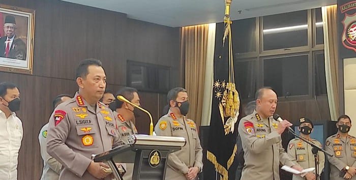 Drama Di Rumah Duren 3 Berakhir Klimaks Kapolri Jenderal Listyo Sigit Prabowo saat konferensi pers di Mabes Polri pada Selasa (9/8) malam. (Ist)
