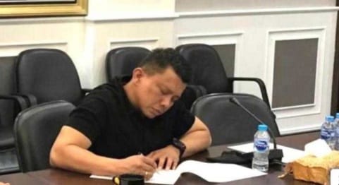 Irjen Ferdy Sambo Ditempatkan Di Mako Brimob Selama 30 Hari Irjen Ferdy Sambo saat berada di Mako Brimob Kelapa Dua, Depok. Foto : Istimewa