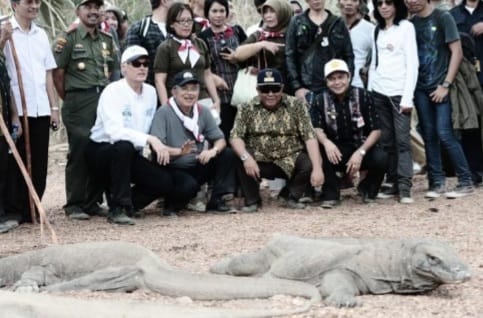 Mantan Wakil Presiden Yusuf Kalla ketika mengunjungi Pulau Komodo. (Ist)