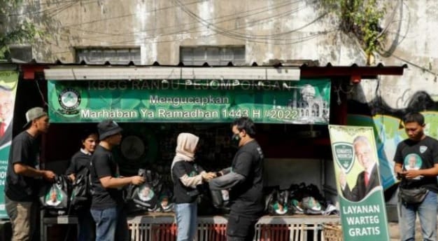 Kowarteg bagikan 1.000 nasi bungkus di 10 titik di Jakarta Pusat. Foto : Istimewa