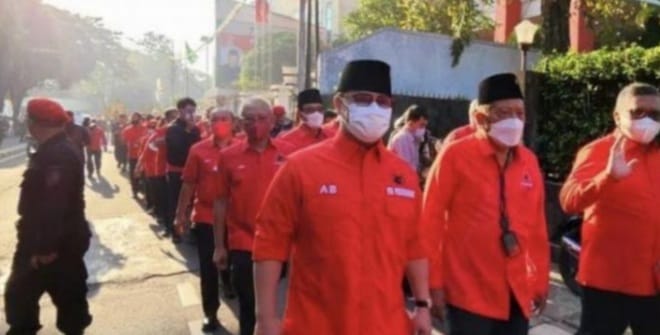 Rombongan pengurus PDIP menuju kantor KPU di Jln Imam Bonjol, Jakarta Pusat. (Ist)