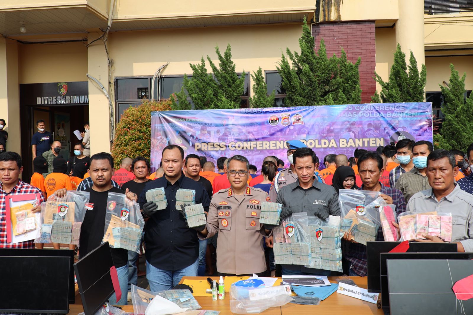 Konferensi pers di Polda Banten terkait perjudian. Foto : Istimewa