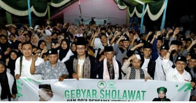 Ribuan Santri Dan Ulama Majalengka Pilih Ganjar Presiden 2024 Gelar Sholawat. Ribuan santri dan Ulama se-Majalengka dukung Ganjar Pranowo Presiden 2024. (Ist)