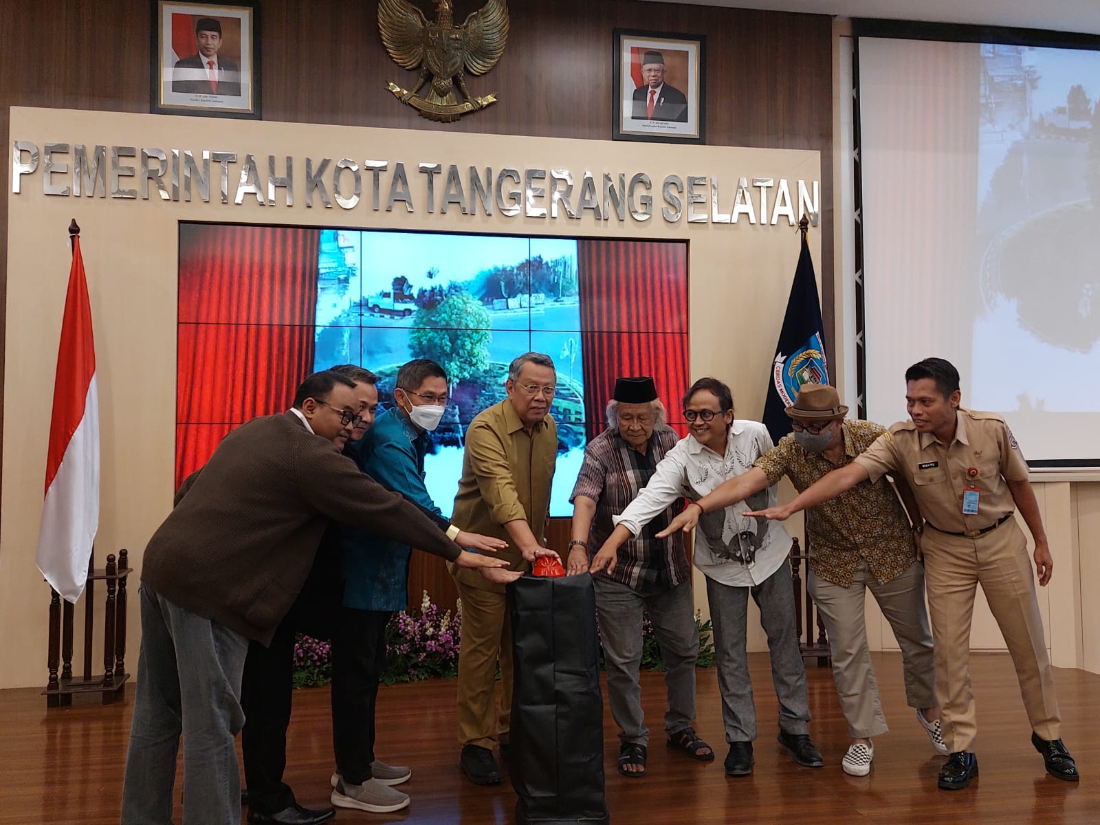 Sayembara Desain Bundaran Maruga Dimulai, Catat Jadwal & Syarat Pendaftarannya! Seremonial pembukaan Sayembara Desain Penataan Kawasan Bundaran Maruga. (ist)