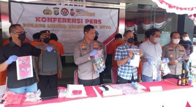 20 Pelaku Pungli Diamankan, Polisi Amankan Rp 581.500 Polres Metro Tangerang Kota melakukan konferensi pers terkait pengamanan 20 pelaku pungli. Foto : Istimewa