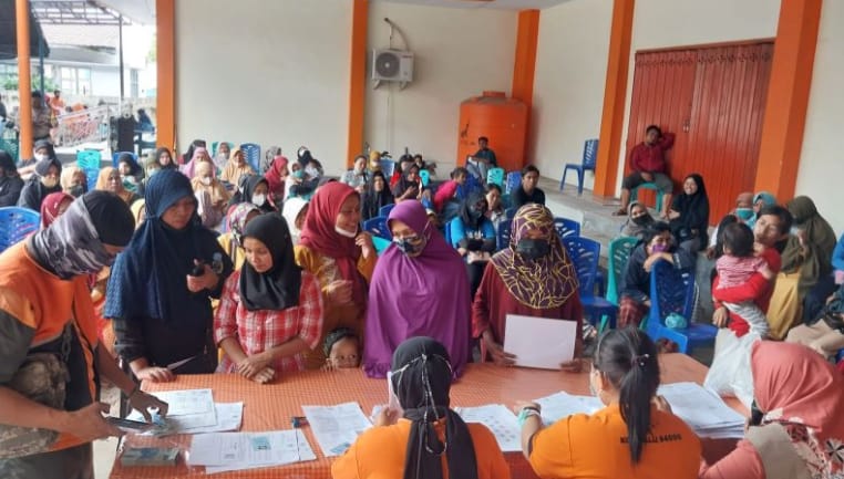 3 Orang Wafat Saat Antre BLT Antrean pengambilan BLT. (Ist)