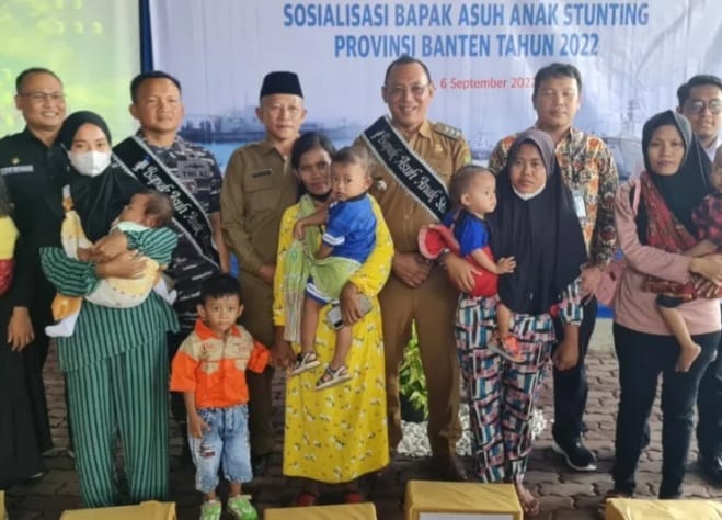 BKKBN Banten Gencarkan Program Bapak Asuh BKKBN Banten saat melakukan sosialisasi progam Bapak Asuh. (Ist)