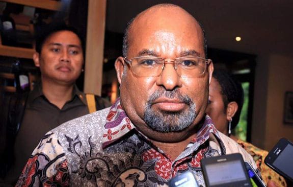 Diduga Terima Rp 1 Miliar Dari Pengusaha Gubernur Papua Lukas Enembe. (st)