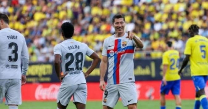 Gabung Barca, Jalan Terbuka Lewandowski Jadi Pemain Terbaik Dunia Robert Lewandowski. (Ist)