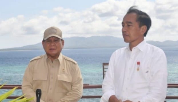 Presiden Jokowi dan Menhan Prabowo Subianto saat kunker di Maluku. Foto : Setpres