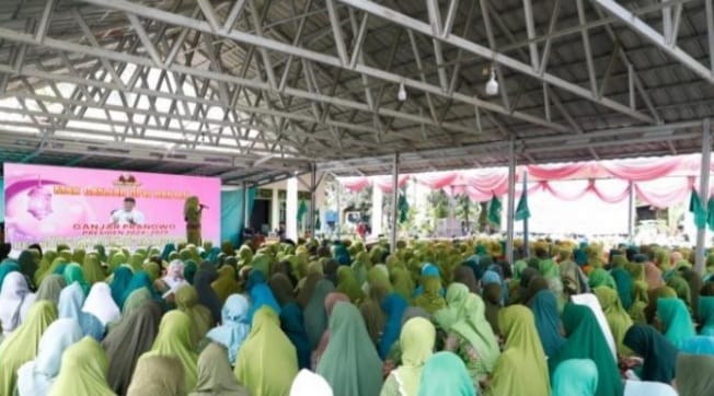 Ribuan Mak Ganjar dan Muslimat NU Pandeglang menggelar acara di Pendopo Majelis Ta'lim Muslimat NU di Kecamatan Pagelaran, Pandeglang. Foto ; Istimewa