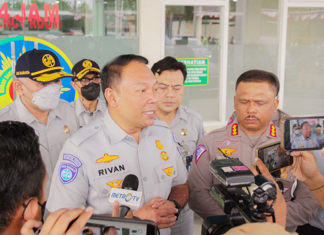 Nggak Sampai 7 Jam, Korban Kecelakaan Tol Semarang-Batang Terima Santunan Direktur Utama PT Jasa Raharja Rivan A. Purwanyono. (Ist)