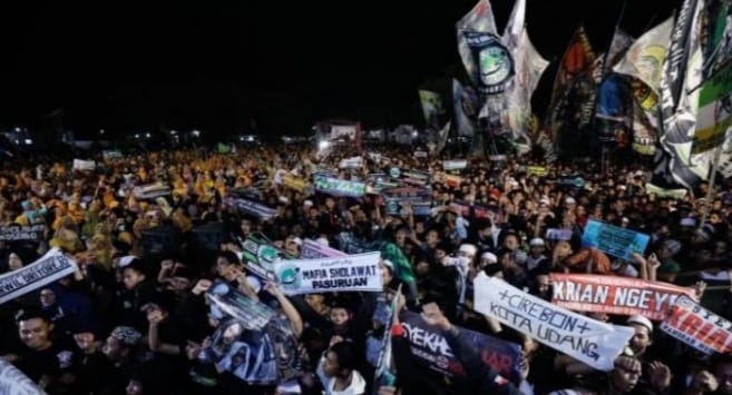 Perhatian Ganjar Terhadap Pesantren Nyata Ribuan santri dari berbagai daerah di Jawa Timur berkumpul di Ponpes Metal Muslim Pal Hidayah di Kabupaten Pasuruan untun mendung Ganjar Presiden 2024. (Ist)