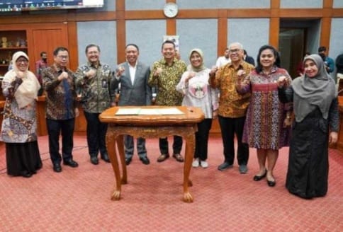 Menpora Zainudin Amali saat rapat kerja dengan Komisi X DPR. (Ist)