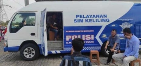 Mobil SIM keliling. (Ist)