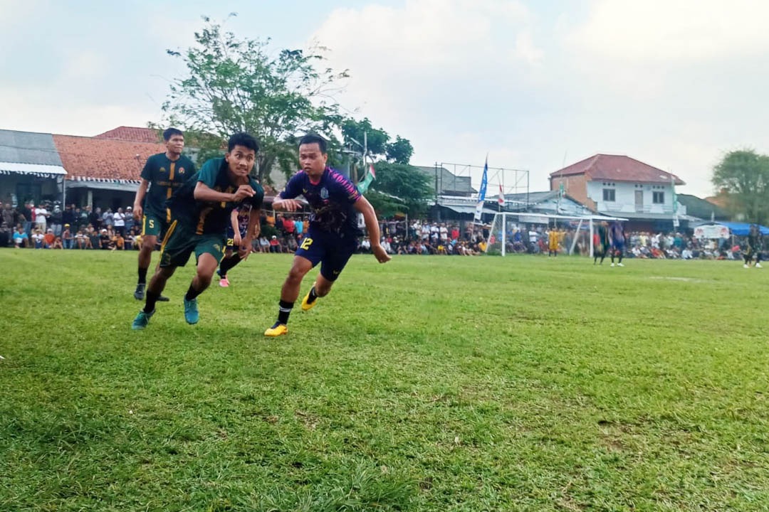 Sukses Hipnotis Ribuan Penonton, Denis dan Garuda Suguhkan Duel Sportif Duel Denis dan Garuda menyedot perhatian ribuan penonton, Selasa (6/9) sore.(Foto.dok.Panitia Bina Jaya Cup).