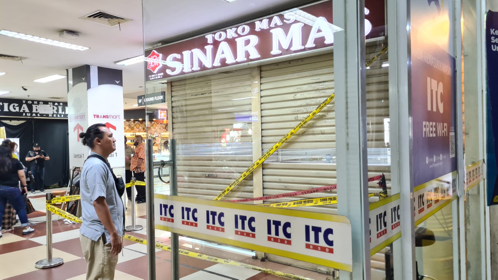 Toko Emas di Serpong Dirampok pada Siang Hari, Pelaku Diduga Bawa Senpi Toko Emas di Serpong Dirampok. (tangselpos.id/el)