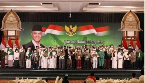 Tuan Guru Turmudzi Dan Ulama NTB Doakan Ganjar Pranowo Jadi Presiden 2024 Ulama NTB dukung Ganjar Pranowo jadi Presiden 2024. Foto : Istimewa