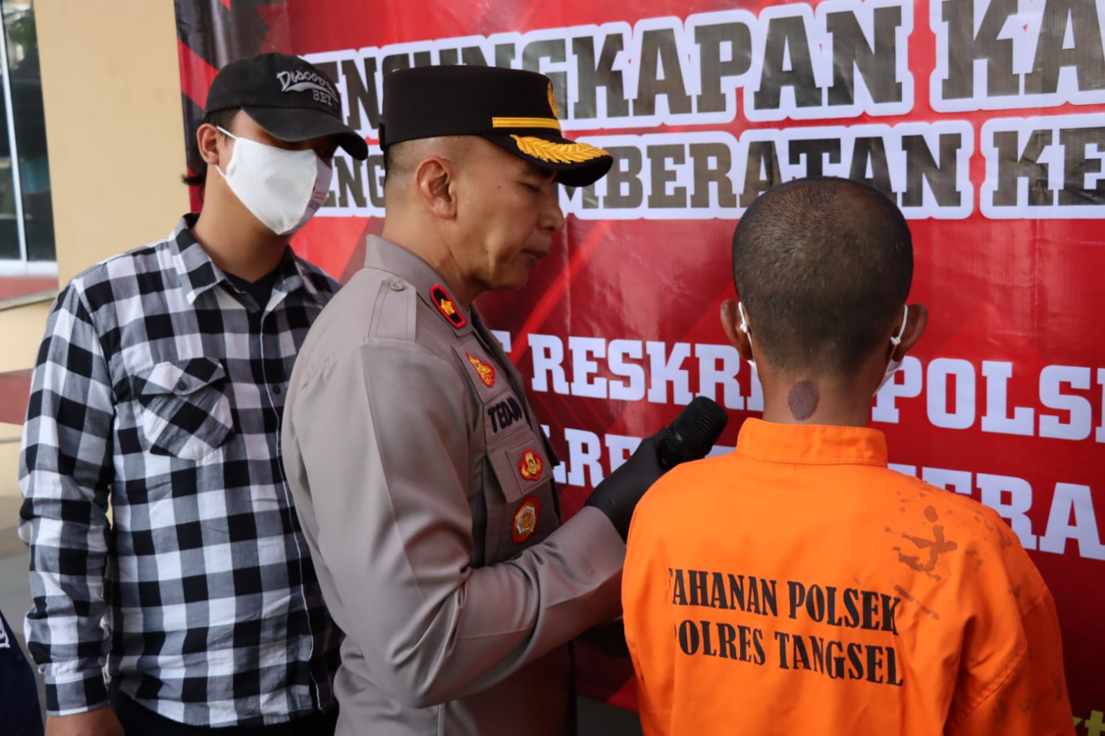 Diteriaki Pedagang Nasi Uduk Menjelang Subuh, Maling Motor di Tangerang Diciduk Polisi Kapolsek Kelapa Dua, Kompol Tedjo Asmoro menuturkan, pelaku merupakan pria berinisial C (42) asal Kabupaten Lebak, Banten. (tangselpos.id/rmn)