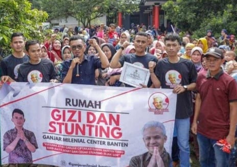 Relawan muda Ganjar Pranowo mendirikan rumah Gizi dan Stunting di Lebak. Foto : Istimewa