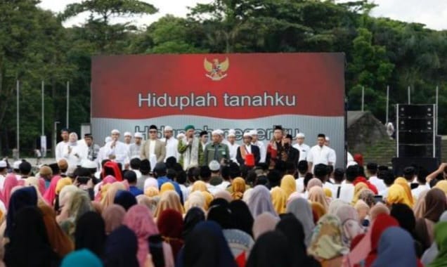 Hari Sumpah Pemuda, Ribuan Pendukungnya Ngumpul Di Bandung Acara Istigosah untuk Bangsa, dari Jawa Barat untuk Ganjar Pranowo di gelar di Monumen Bandung Lautan Api. (Ist)