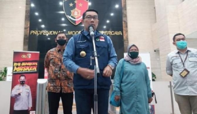 Ridwan Kamil saat konferensi pers terkait proyek infrastruktur di Jawa Barat yang sepi. (Ist)