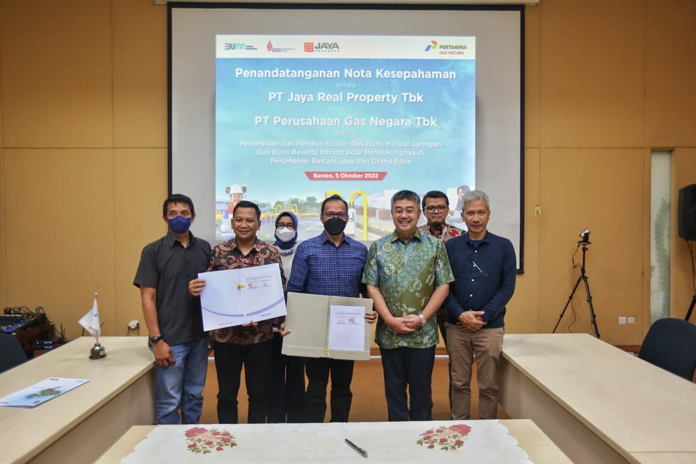 PT PGN Tbk selaku Subholding Gas Pertamina dengan PT Jaya Real Property Tbk (JRP) menandatangani Nota Kesepahaman (MoU) untuk pengembangan jargas rumah tangga dan komersil horeka (Hotel, Restoran, Kafe). (tangselpos.id/irw)