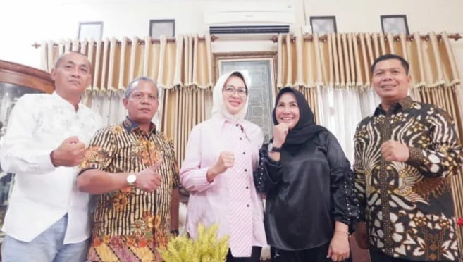 Airin saat silaturahmi di Desa Serdang, Kramatwatu, Serang Barat. Foto : Istimewa