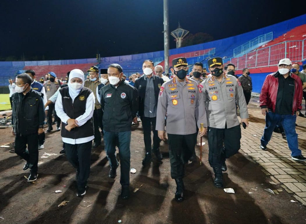 Menpora Dan Kapolri Jenguk Korban Tragedi Sepakbola Di RSUD Kanjuruhan Kunjungi Stadion Kanjuruhan Malang, Gubernur Jawa Timur, Menpora, Ketua Umum PSSI, Kapolri serta Kapolda Jawa Timur. (Ist)