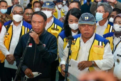 Menpora-Men PUPR Mulai Audit Stadion Kanjuruhan Menpora Zainudin Amali dan Menteri PUPR Basuki Hadimuljono saat memberikan konferensi pers di Stadion Kanjuruhan. Foto : Istimewa