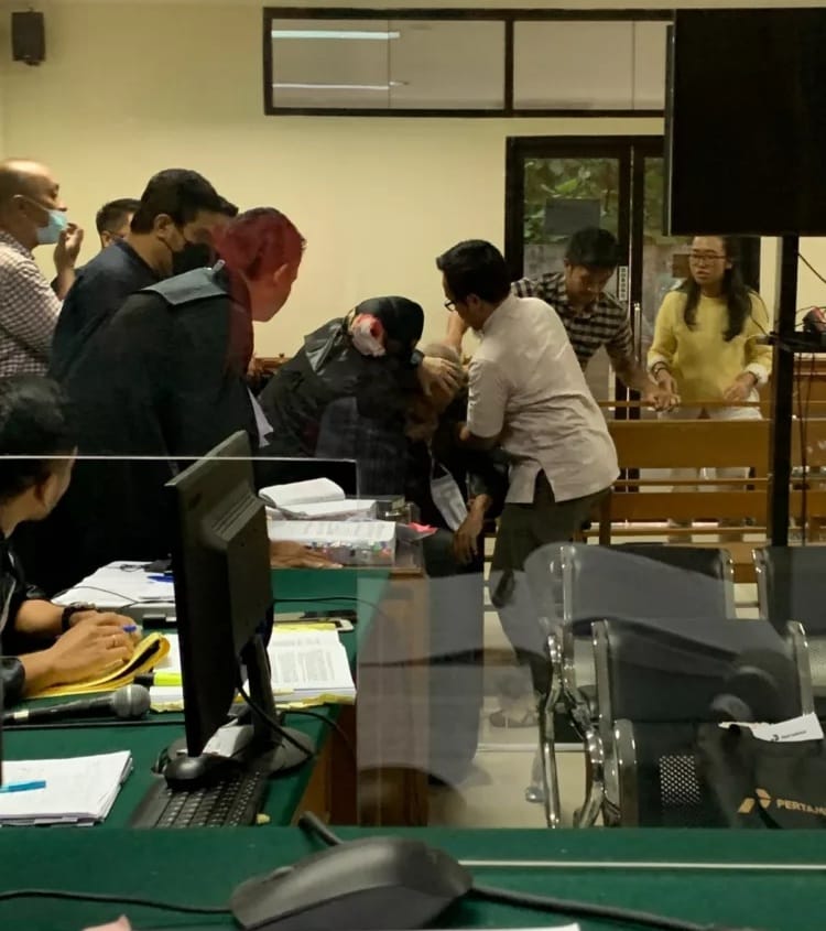 Pengacara Kolaps Saat Sidang Berlangsung, Meninggal di RS Bhayangkara Serang Pengacara D saat kolaps saat sidang di Tipikor PN Serang. (Ist)