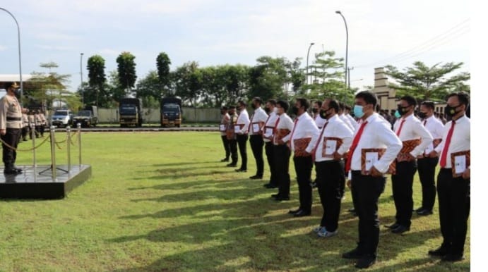 Personil Satresnarkoba Polres Serang Diganjar Penghargaan Upacara pemberian penghargaan kepada Personil Satresnarkoba Polres Serang. (Ist)