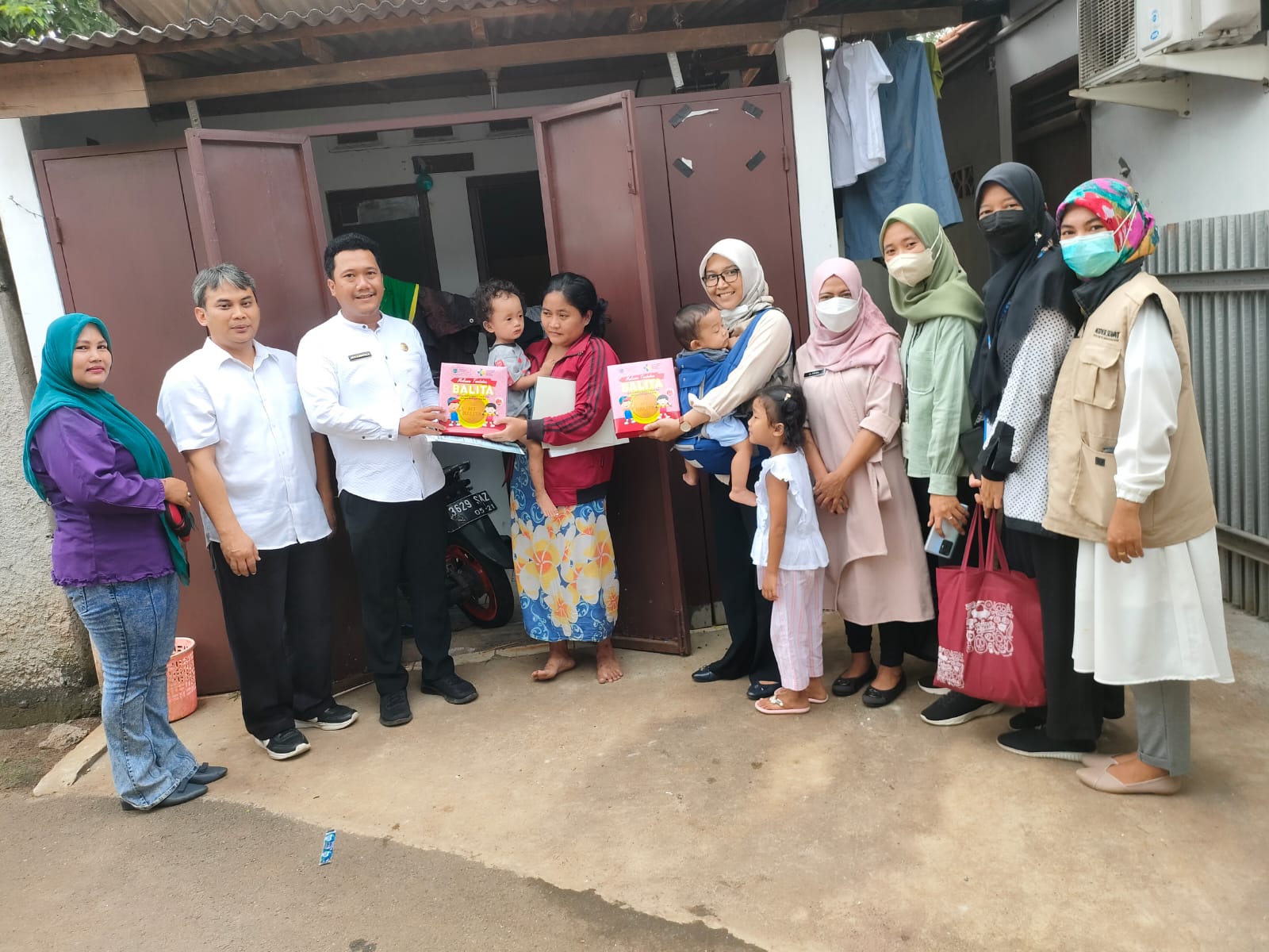 Tekan Angka Stunting, Jajaran Kelurahan & Kecamatan Pondok Aren Terjun ke Masyarakat Foto : Istimewa