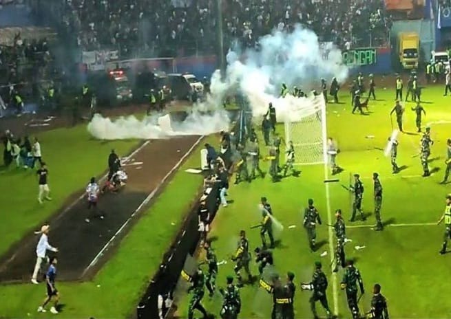 Tragedi Gas Air Mata Jadi Banjir Air Mata Stadion Kanjuruhan Malang, Jawa Timur. (Ist)