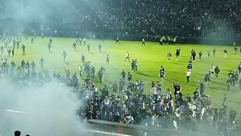 Update Korban Tragedi Kanjuruhan: 180 Meninggal Dunia Tragedi Stadion Kanjuruhan, Malang, Jawa Timur. Foto : Istimewa