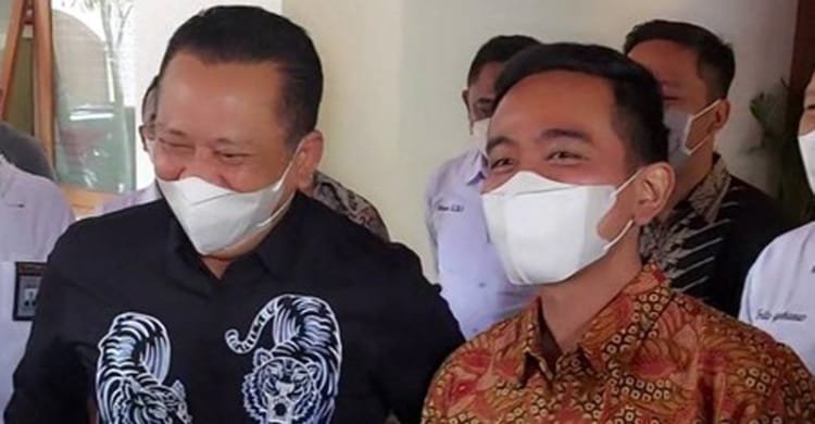 Ketua MPR Bambang Soesatyo saat bertemu Wali Kota Solo Gibran Rakabuming di Balaikota Solo pada Kamis (17/11). (Ist)